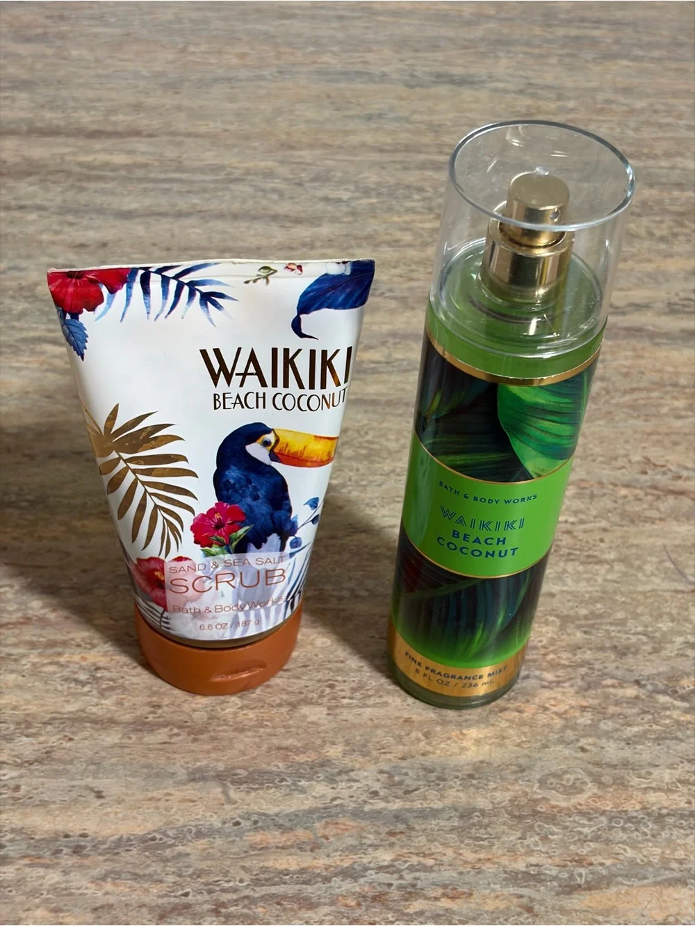 Bath & Body Works Waikiki Beach Coconut Body Mist & Scrub - Green